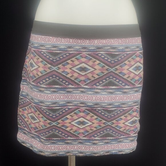 American Eagle Outfitters Southwest Aztec Pastel Print Mini Skirt Size 8 - Picture 2 of 8
